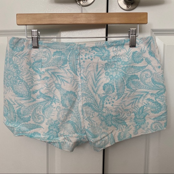 Zara blue patterned shorts with pockets and zip on the side. Size medium - Picture 4 of 4